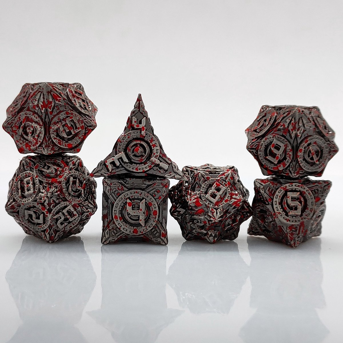 Joya Dice® Dungeons and Dragons Dobbelsteen set | Polydice DnD Dobbelstenen Set | D&D Dice set | Metal dice 7 stuks set | Incl Luxe Opbergdoos | Metalen Dobbelstenen met Bloed Spetters | Blood